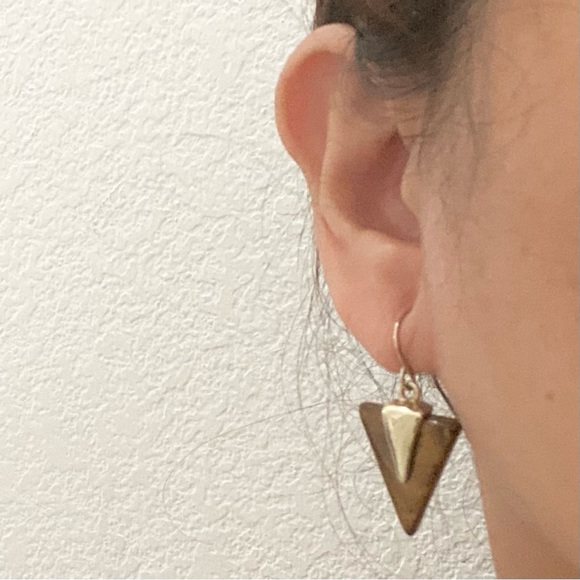 Vintage Brown Shimmer Resin Inverted Triangle Drop Earrings - Picture 2 of 12